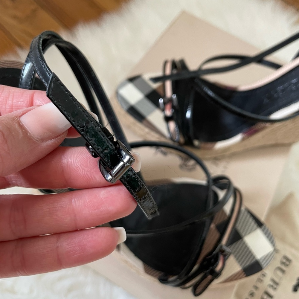 BURBERRY
Nova Check Espadrille Wedge Sandals 39 - Picture 10 of 13